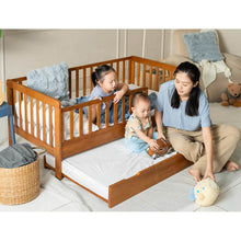 Load image into Gallery viewer, stellan toddler and pull-out bed in walnut