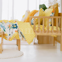 Load image into Gallery viewer, brandt convertible toddler bed in wood